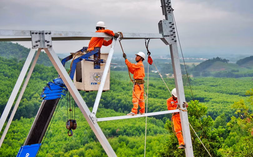 EVN cần tăng 5% giá bán lẻ điện mới đủ bù lỗ