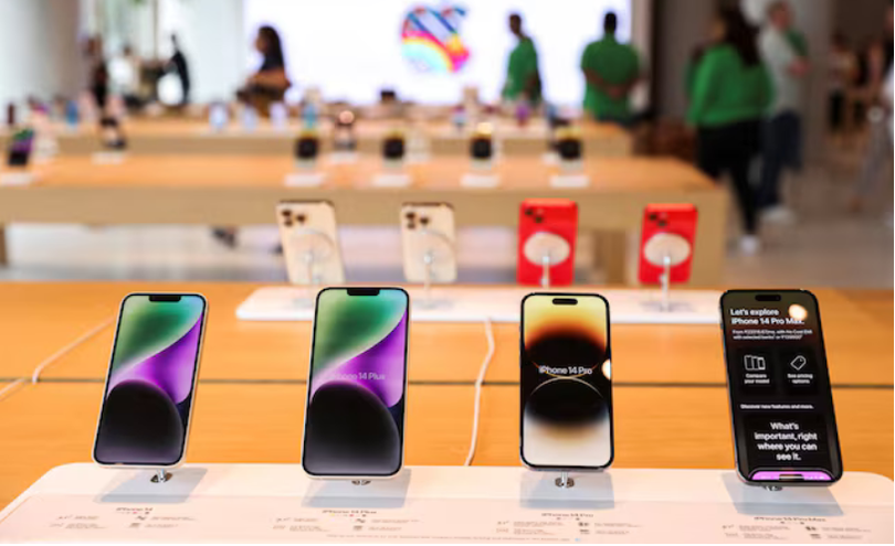 Ấn Độ yêu cầu các nhà sản xuất điện thoại thông minh tải trước ứng dụng an ninh mạng do nhà nước sở hữu. Ảnh: Reuters.