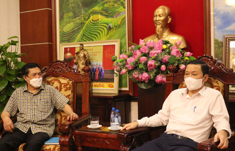 Chủ tịch Đỗ Minh Tuấn cùng Phó Chủ tịch kiêm Tổng thư ký Hội Truyền thông số Việt Nam Lê Thọ Bình