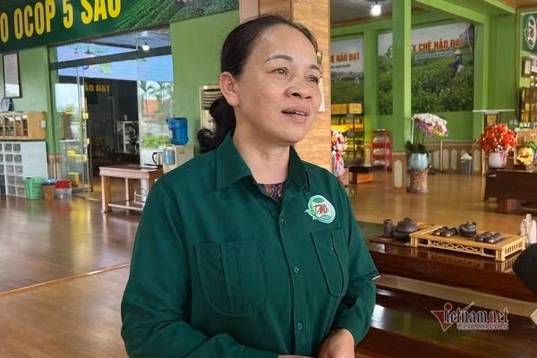 Bà Đào Thanh Hảo, Giám đốc Hợp tác xã Chè Hảo Đạt đánh giá cao những lợi ích khi kinh doanh trên sàn thương mại điện tử. Bà Đào Thanh Hảo, Giám đốc Hợp tác xã Chè Hảo Đạt đánh giá cao những lợi ích khi kinh doanh trên sàn thương mại điện tử.