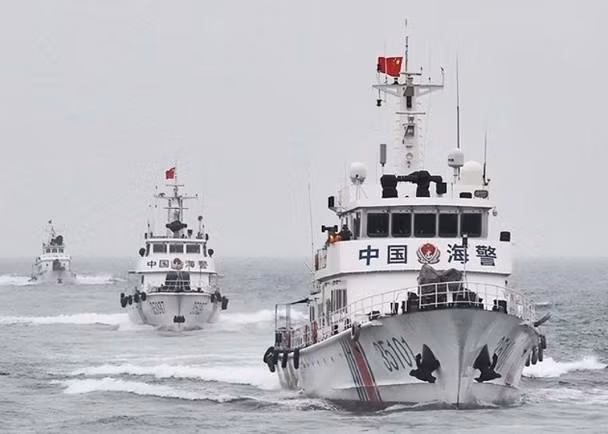 Luật Hải cảnh Trung Quốc cho phép hải cảnh nước này sử dụng vũ khí khi hoạt động chấp pháp khiến nhiều nước lo ngại (Ảnh: Dongfang). Luật Hải cảnh Trung Quốc cho phép hải cảnh nước này sử dụng vũ khí khi hoạt động chấp pháp khiến nhiều nước lo ngại (Ảnh: Dongfang).