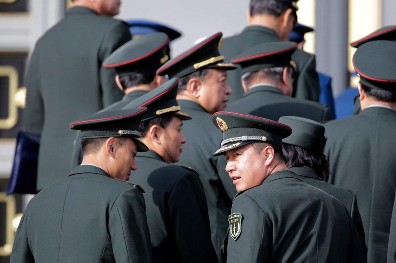 Việc các sĩ quan chỉ huy không được luân chuyển ra ngoài các chiến khu bị coi là một điểm yếu ảnh hưởng đến sức mạnh của PLA (Ảnh: Reuters). Việc các sĩ quan chỉ huy không được luân chuyển ra ngoài các chiến khu bị coi là một điểm yếu ảnh hưởng đến sức mạnh của PLA (Ảnh: Reuters).