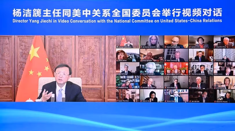 Ông Dương Khiết Trì phát biểu về quan hệ Trung - Mỹ tại cuộc Đối thoại trực tuyến với Ủy ban Toàn quốc quan hệ Mỹ - Trung ngày 2/2 (Ảnh: BNGTQ).