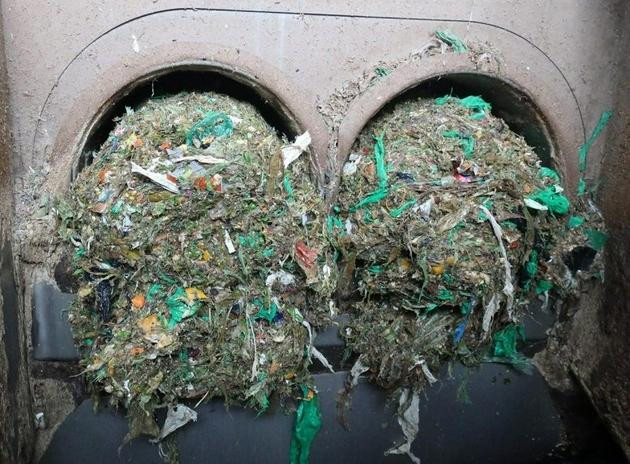 Cặn nhựa có trong thiết bị lọc chất thải thực phẩm của Na Uy.