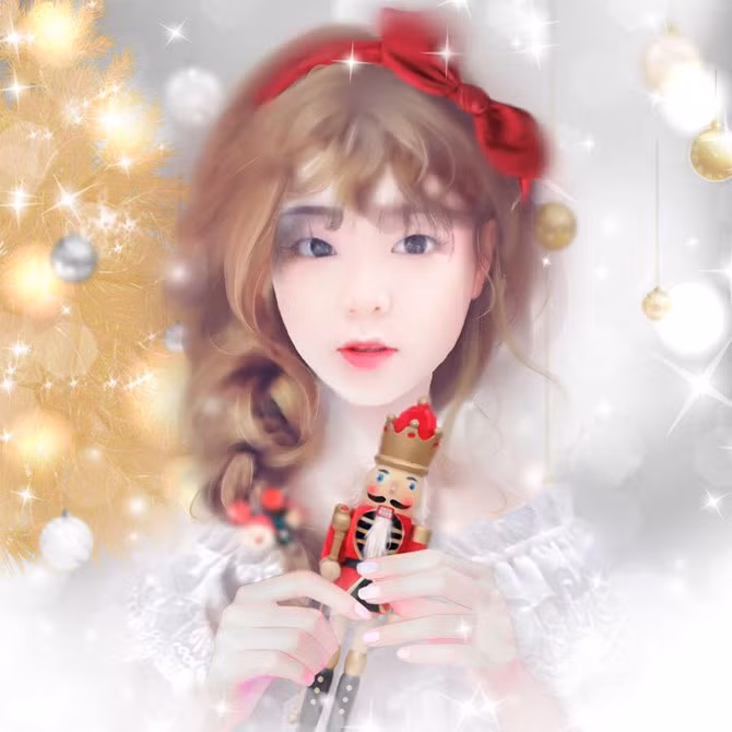 Phát sốt hóa thành ‘Bà già Noel’ với ứng dụng hot Pitu ảnh 1