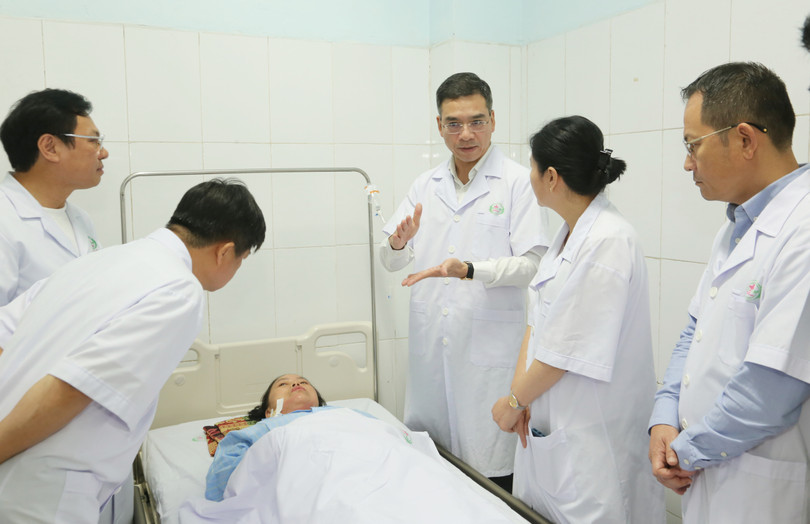 2 điều dưỡng dũng cảm cứu bệnh nhi giữa cơn cuồng loạn của người đàn ông