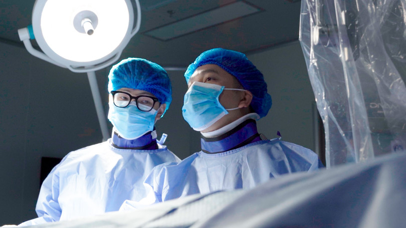 Ekip phẫu thuật.jpg