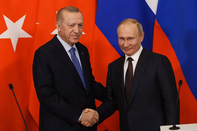 Ngày 10/11 Tổng thống Nga Vladimir Putin đã có cuộc điện đàm với Tổng thống Thổ Nhĩ Kỳ Recep Tayyip Erdogan để thảo luận về cuộc xung đột ở khu vực Nagorno-Karabakh, nhưng phía Nga đã không chấp nhận Thổ Nhĩ Kỳ triển khai quân đội tới Nagorno-Karabakh (Ảnh: Sohu). Ngày 10/11 Tổng thống Nga Vladimir Putin đã có cuộc điện đàm với Tổng thống Thổ Nhĩ Kỳ Recep Tayyip Erdogan để thảo luận về cuộc xung đột ở khu vực Nagorno-Karabakh, nhưng phía Nga đã không chấp nhận Thổ Nhĩ Kỳ triển khai quân đội tới Nagorno-Karabakh (Ảnh: Sohu).