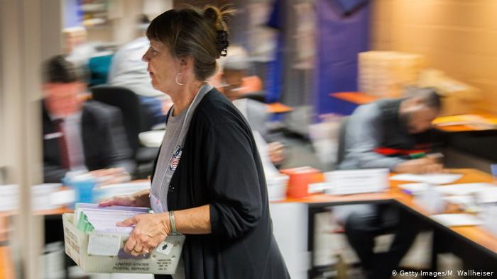 Số vụ kiện cáo trong quá trình tranh cử lần này nhiều chưa từng thấy (Ảnh: Deutsche Welle).