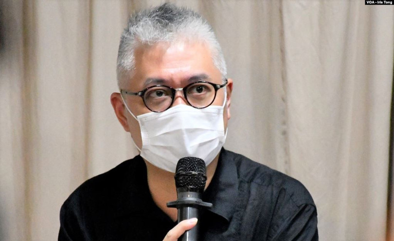 Nhà bình luận thời sự Hồng Kông Hoàng Vĩ Quốc cho rằng Trung Quốc không chúc mừng ông Joe Biden để tránh kích động ông Donald Trump chống Trung Quốc trong thời gian còn nắm quyền (Ảnh: VOA). Nhà bình luận thời sự Hồng Kông Hoàng Vĩ Quốc cho rằng Trung Quốc không chúc mừng ông Joe Biden để tránh kích động ông Donald Trump chống Trung Quốc trong thời gian còn nắm quyền (Ảnh: VOA).