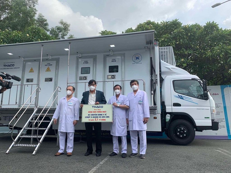 Xe chuyên dụng phục vụ công tác siêu âm và chụp X-quang lưu động được THACO trao tặng Bệnh Viện Thống Nhất