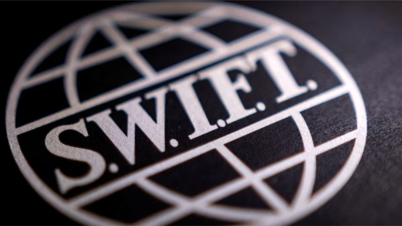 SWIFT đang nỗ lực cải tổ dựa trên blockchain. Ảnh: Reuters.