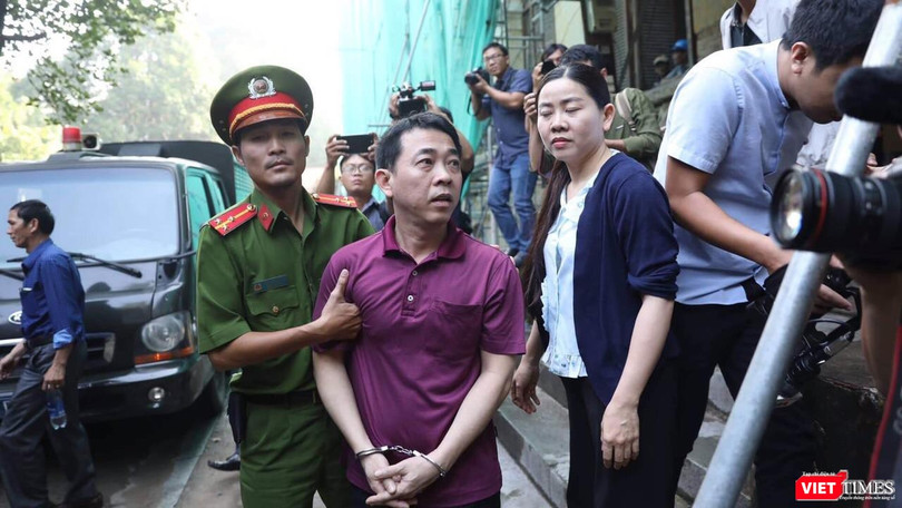 Nguyên Tổng giám đốc VN Pharma Nguyễn Minh Hùng tại phiên tòa đang diễn ra