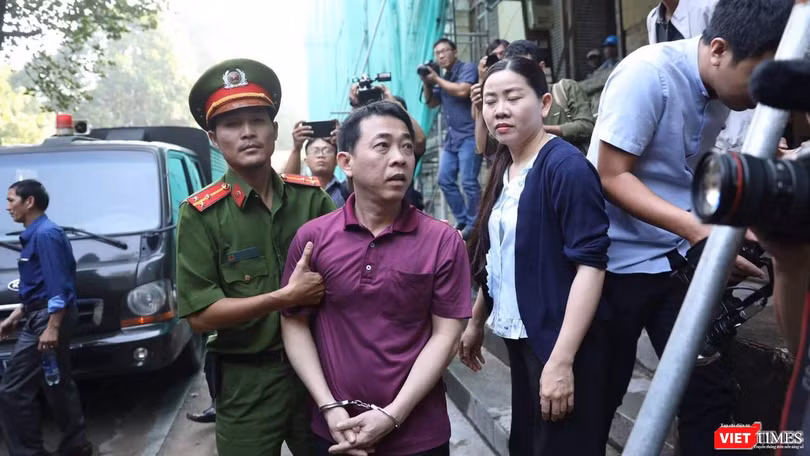 Nguyên Tổng giám đốc VN Pharma Nguyễn Minh Hùng tại phiên tòa đang diễn ra