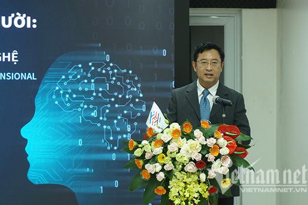 Ông Phạm Hồng Quất - Cục trưởng Cục Phát triển Thị trường và Doanh nghiệp Khoa học và Công nghệ gợi mở về việc liệu có nên hình thành thiết chế pháp luật cho một xã hội trí tuệ nhân tạo trong tương lai.