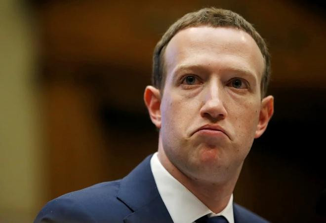 Vụ bê bối Cambridge Analytica xảy ra từ năm 2015 nhưng đến nay vẫn khiến Mark Zuckerberg phải "đau đầu" (Ảnh: Getty). Vụ bê bối Cambridge Analytica xảy ra từ năm 2015 nhưng đến nay vẫn khiến Mark Zuckerberg phải "đau đầu" (Ảnh: Getty).