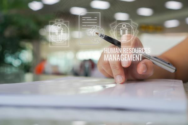 Bên cạnh hệ thống công nghệ, các doanh nghiệp nên chú trọng đầu tư vào nguồn lực nhân sự để hiện thực hoá quá trình chuyển đổi số.