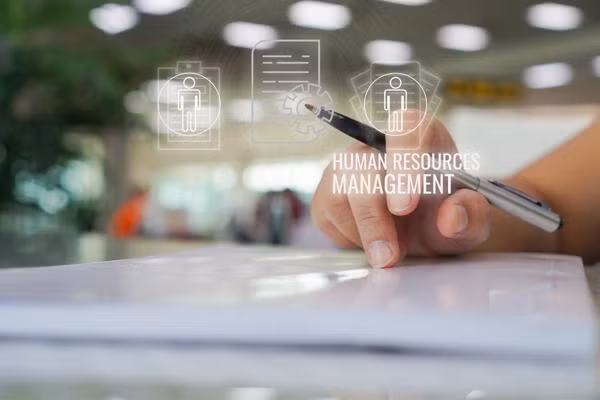 Bên cạnh hệ thống công nghệ, các doanh nghiệp nên chú trọng đầu tư vào nguồn lực nhân sự để hiện thực hoá quá trình chuyển đổi số.