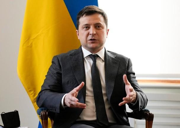 Tổng thống Ukraine Zelensky phát biểu trên truyền hình hôm 21/2 lên án quyết định của Nga công nhận khu vực ly khai (Ảnh: Getty). Tổng thống Ukraine Zelensky phát biểu trên truyền hình hôm 21/2 lên án quyết định của Nga công nhận khu vực ly khai (Ảnh: Getty).