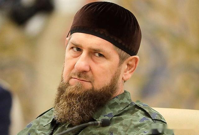 Nhà lãnh đạo Chechnya Ramzan Kadyrov quyết định đưa quân đội tới Ukraine tham gia chiến đấu bên cạnh quân Nga (Ảnh: Sohu).