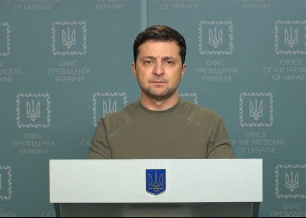 Tối 24/2, Tổng thống Ukraine Zelensky phát biểu trên truyền hình, chán nản trước phản ứng của phương Tây (Ảnh: Đông Phương). Tối 24/2, Tổng thống Ukraine Zelensky phát biểu trên truyền hình, chán nản trước phản ứng của phương Tây (Ảnh: Đông Phương).