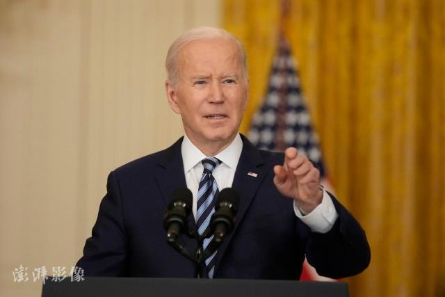 Ông Biden phát biểu lên án cuộc tấn công của Nga nhưng nhấn mạnh rằng quân đội Mỹ hiện tại và trong tương lai sẽ không can dự vào cuộc xung đột Nga-Ukraine (Ảnh: Thepaper). Ông Biden phát biểu lên án cuộc tấn công của Nga nhưng nhấn mạnh rằng quân đội Mỹ hiện tại và trong tương lai sẽ không can dự vào cuộc xung đột Nga-Ukraine (Ảnh: Thepaper).