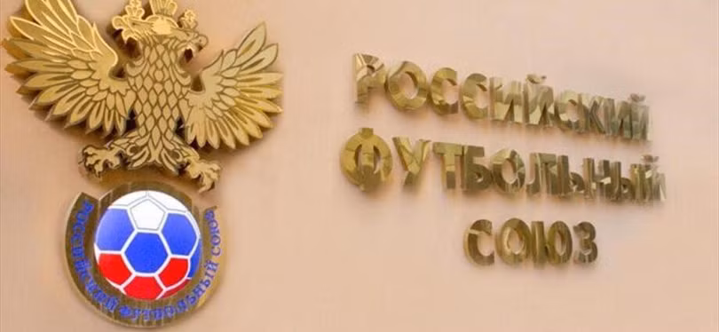 Tới đây, các đội bóng đá Nga sẽ chỉ được thi đấu dưới danh nghĩa Liên đoàn Bóng đá Nga (RFU). Tới đây, các đội bóng đá Nga sẽ chỉ được thi đấu dưới danh nghĩa Liên đoàn Bóng đá Nga (RFU).