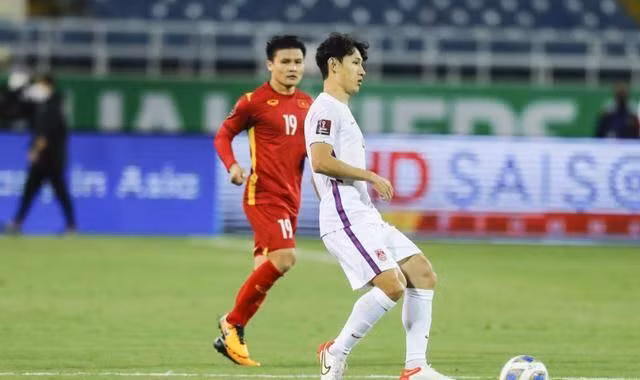 Wang Senchao (Vương Sân Siêu) người bị đổ lỗi chịu trách nhiệm chính trong hai bàn thua sớm (Ảnh: Sohu).