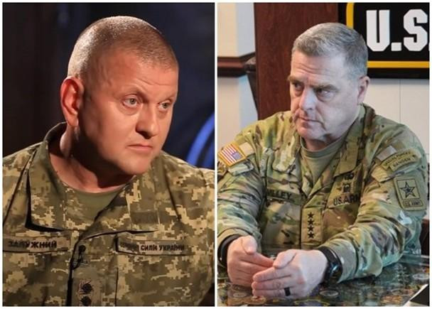 Tướng Zaluzhny, Tổng Tham mưu trưởng Quân đội Ukraine (trái) tối 21/2 đã điện đàm với Chủ tịch Hội đồng TMT liên quân Mỹ Milley (Ảnh: Getty). Tướng Zaluzhny, Tổng Tham mưu trưởng Quân đội Ukraine (trái) tối 21/2 đã điện đàm với Chủ tịch Hội đồng TMT liên quân Mỹ Milley (Ảnh: Getty).