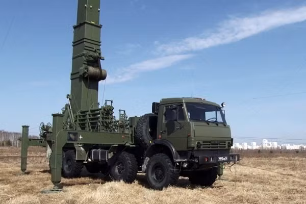 Anten của hệ thống "Murmansk-BN" được triển khai (Ảnh: Sina). Anten của hệ thống "Murmansk-BN" được triển khai (Ảnh: Sina).