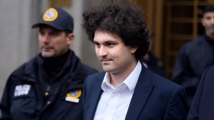 Sam Bankman-Fried, ông chủ sàn giao dịch tiền ảo FTX bị cảnh sát Mỹ bắt (Ảnh: Sohu).