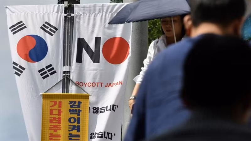 Hàn Quốc đã cam kết sẽ chi một nghìn tỷ won (850 USD) mỗi năm để trợ cấp cho chuỗi cung ứng chip nội địa trong bối cảnh Nhật Bản thắt chặt lệnh hạn chế xuất khẩu vật liệu công nghệ cao sang nước này. Ảnh: AI Jazeera