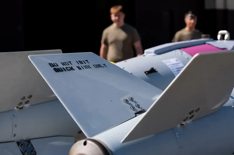 Modun mang canh lai.png