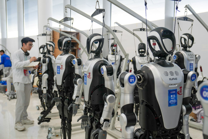 Các hợp đồng trị giá hàng trăm triệu Nhân dân tệ làm dấy lên cơn sốt tranh giành nhân tài của các doanh nghiệp robot hình người. Ảnh: Sohu.