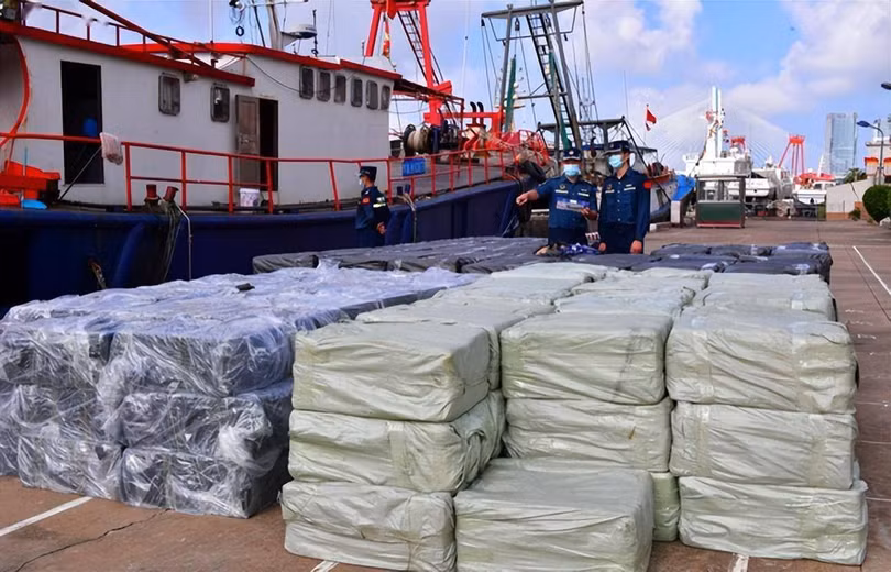 Hai quan Hongkong bat buon lau.png