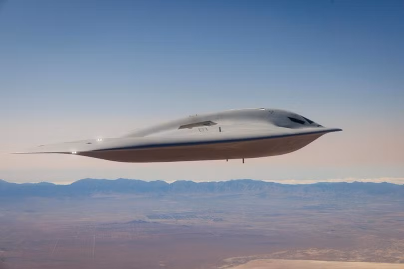 Chiếc B-21 Raider thứ hai bay thử nghiệm chuyến đầu tiên. Ảnh: QQnews.