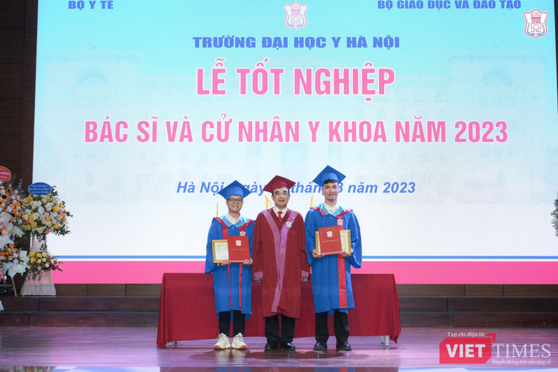 VT_Thủ khoa.jpg