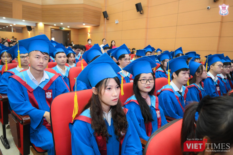 VT_ các tân bs.jpg