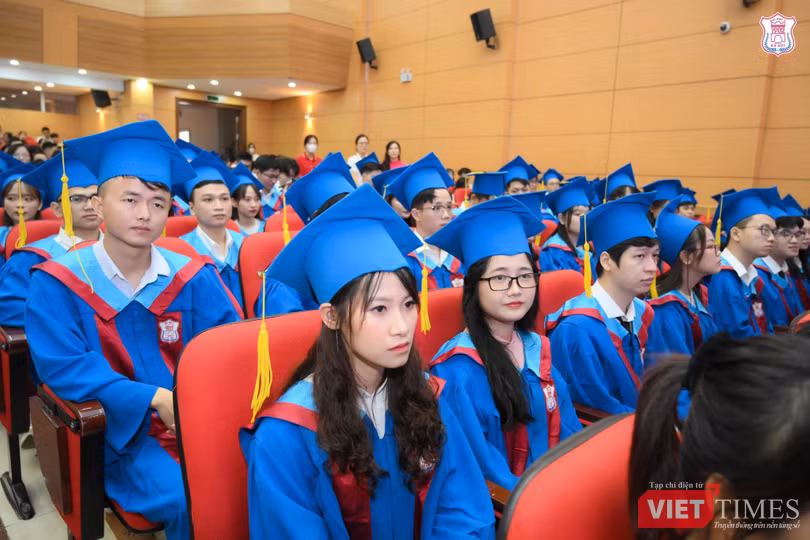 VT_ các tân bs.jpg