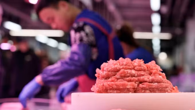 Thị phần của thịt lợn Mỹ ở Trung Quốc đang bị thu hẹp cho cuộc chiến thuế quan. Ảnh: Reuters.