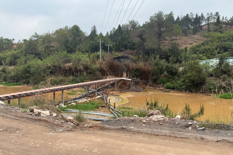 Mo dat hiem o Lung Nam.jpg