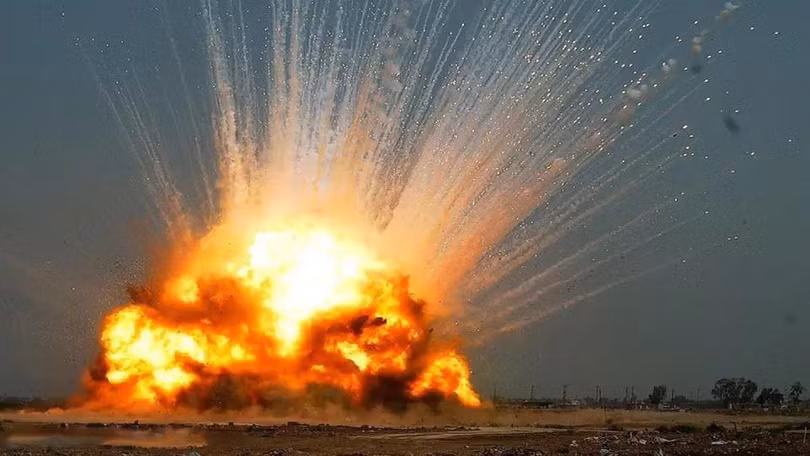 Vụ nổ đã tạo thành quả cầu lửa trong 2 giây, nhiệt độ nóng tới 1.000 độ. Ảnh: QQnews.