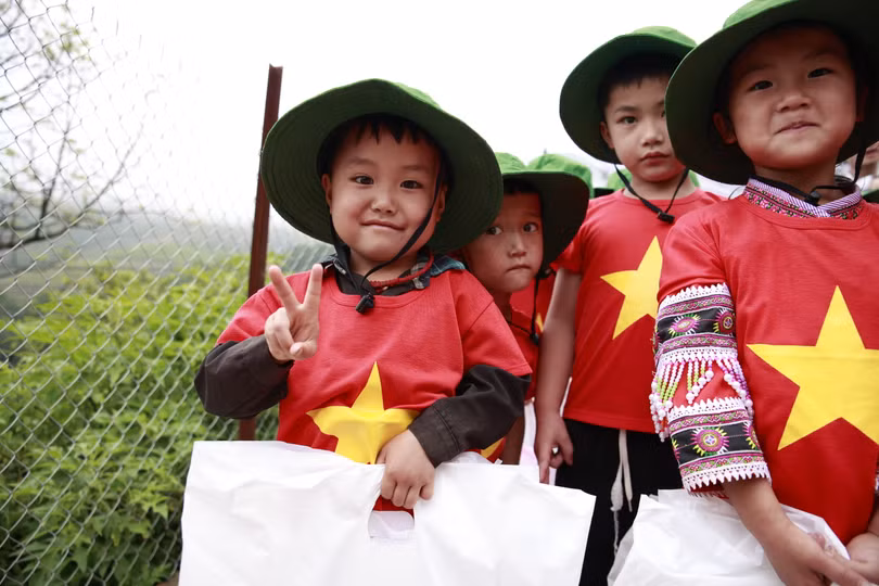 Dự án thiện nguyện "Tủ thuốc cho em" trao tặng 34 tủ thuốc y tế và 173 phần quà tại Sơn La.