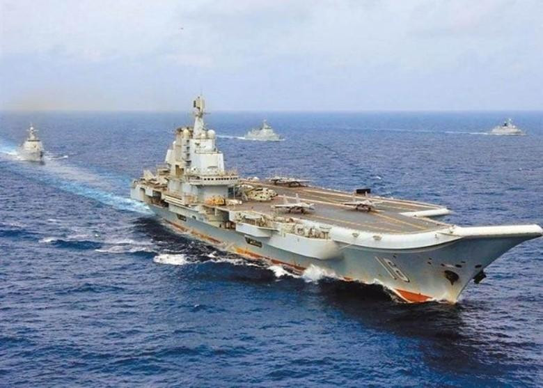 Biên đội tàu sân bay Liêu Ninh của Trung Quốc đang huấn luyện xung quanh Đài Loan (Ảnh: Đông Phương).
