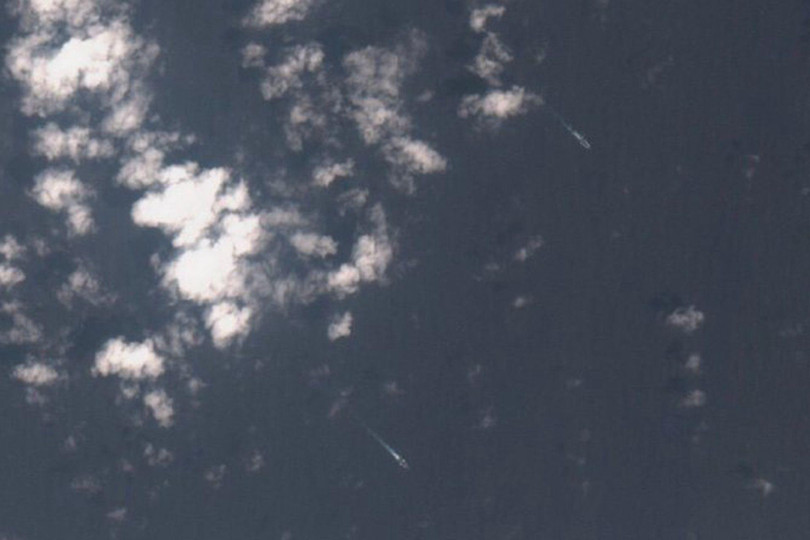 Ảnh vệ tinh chụp biên đội tàu Liêu Ninh hôm 4/4 (Ảnh: Đa Chiều).