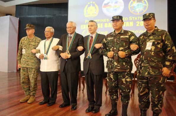 Ngày 12/4, quân đội Mỹ và Philippines bắt đầu nối lại cuộc diễn tập quân sự thường niên Balikatan đã bị gián đoạn năm 2020 (Ảnh: Sohu). Ngày 12/4, quân đội Mỹ và Philippines bắt đầu nối lại cuộc diễn tập quân sự thường niên Balikatan đã bị gián đoạn năm 2020 (Ảnh: Sohu).