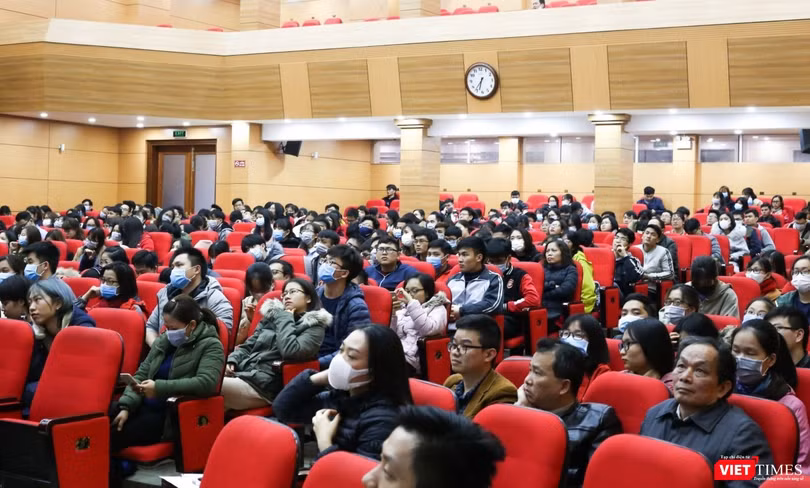 Sinh viên Trường Đại học Y Hà Nội vẫn tiếp tục đi học và được truyền thông đầy đủ về dịch nCoV 2019 để sẵn sàng hỗ trợ các bệnh viện khi cần (ảnh: Quốc Đạt)