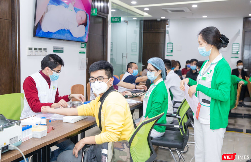 Gần 1.000 CBNV, người nhà bệnh nhân BVĐKQT Thu Cúc hiến máu tình nguyện