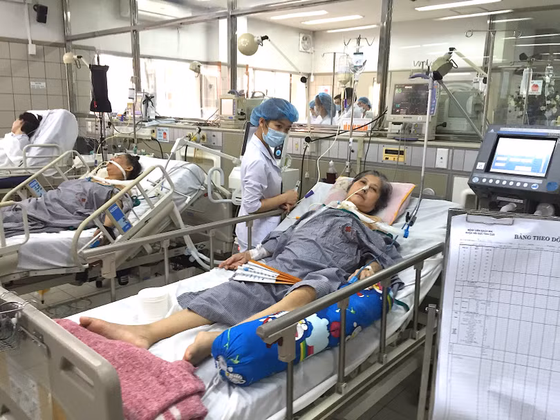 Chăm sóc toàn diện bệnh nhân hiện chỉ được thực hiện ở một số khoa như Hồi sức tích cực, Chống độc ở một số bệnh viện