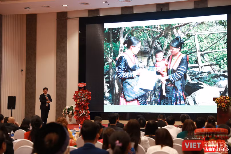 Ông Đinh Anh Tuấn kể lại chuyện 2 mẹ con cậu bé trong ảnh đã được cứu sống nhờ CĐTB